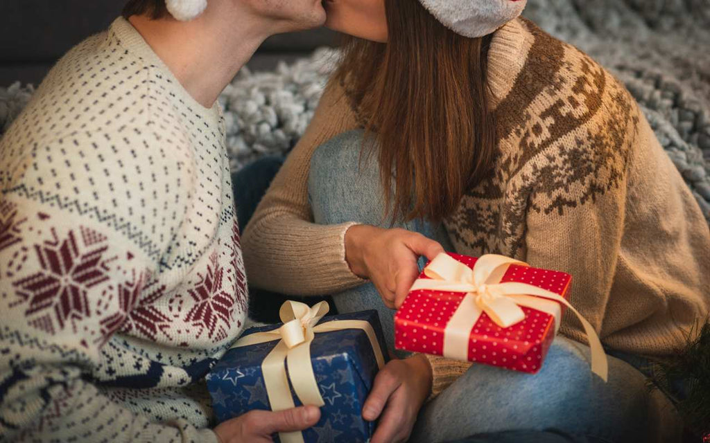 Poklon devojci za Novu godinu - Šta kupiti devojci za Novu godinu?
