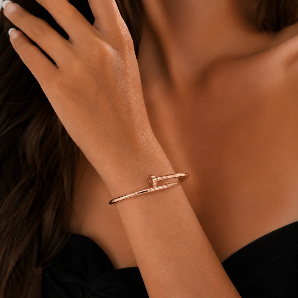 Rose gold narukvica sa stavom